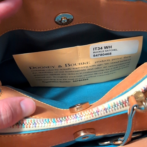 Dooney & Bourke - White Handbag It Girl Collection With Rainbow & Heart Zipper - Picture 6 of 8